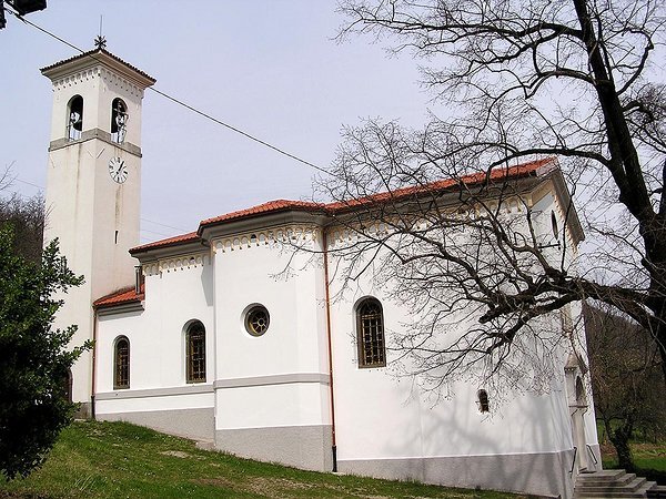 Cerkev Svetega Janeza Krstnika - Plave